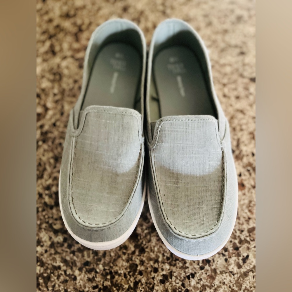 Time and Tru Size 8.5 Gray Moccasins